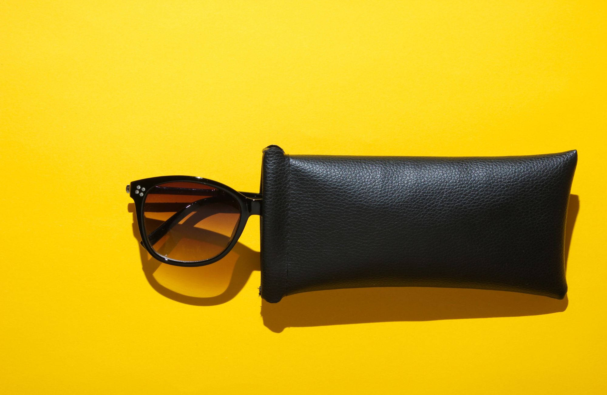 How to Store Sunglasses: Effective Tips for Care
