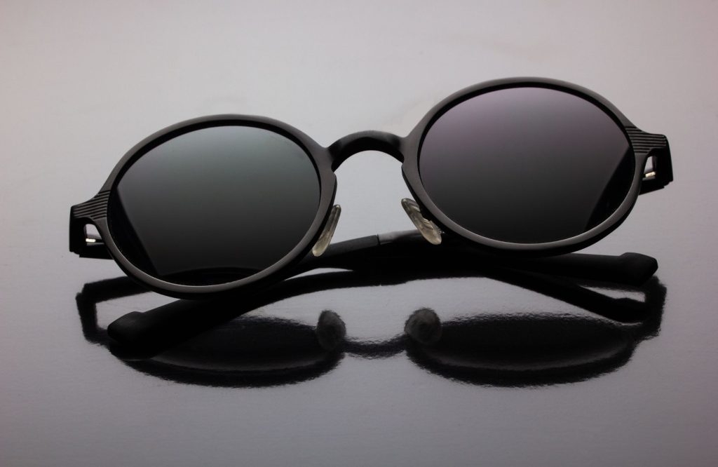 How to Tell if Sunglasses Are Polarized