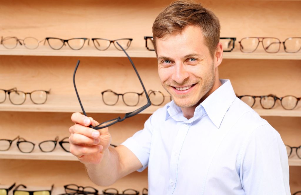 Men’s Prescription Glasses: Find the Perfect Fit and Style