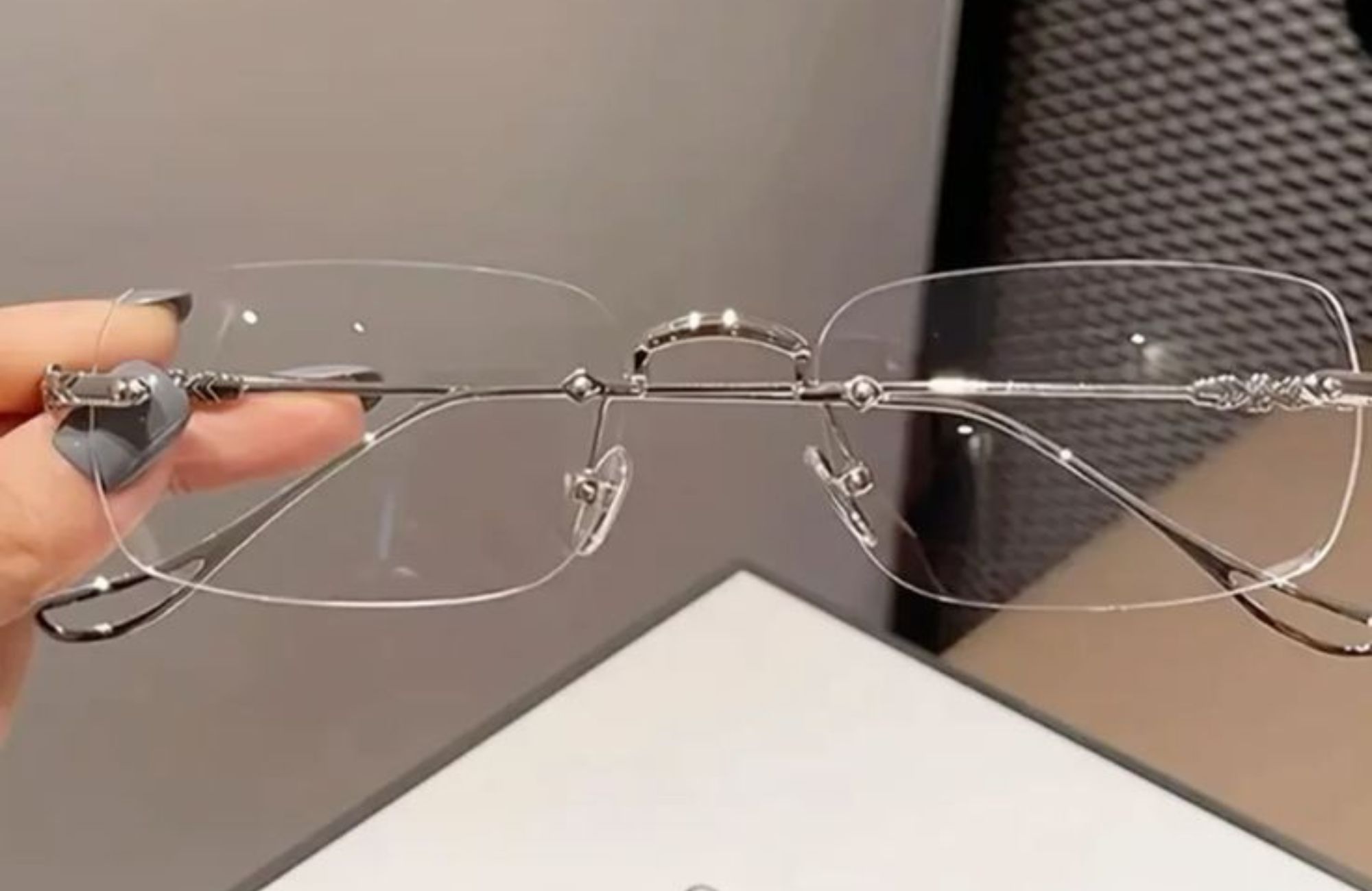 Benefits of Rimless Glasses: Comfort, Style, and Fit Guide